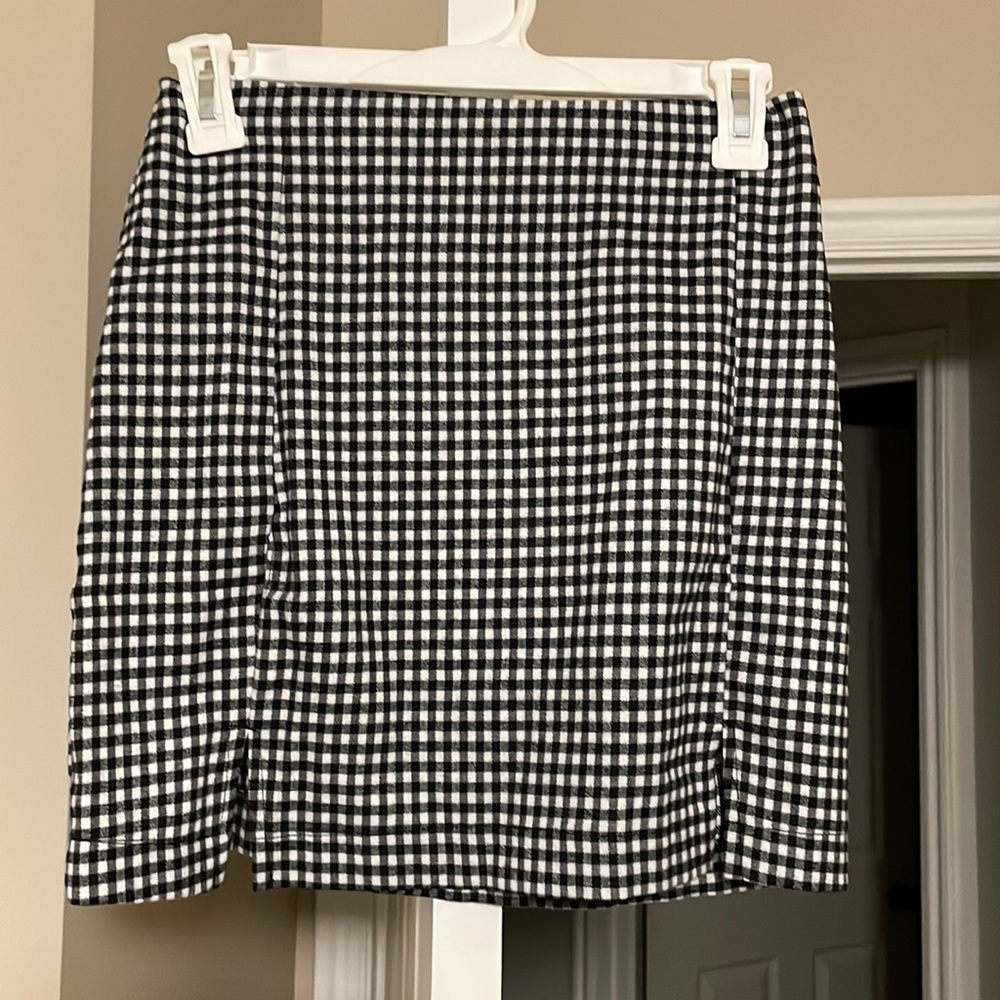 Size 3 gingham mini skirt